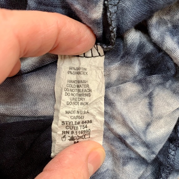 🌼3/$30 Ginger G T-Shirt - Picture 4 of 4